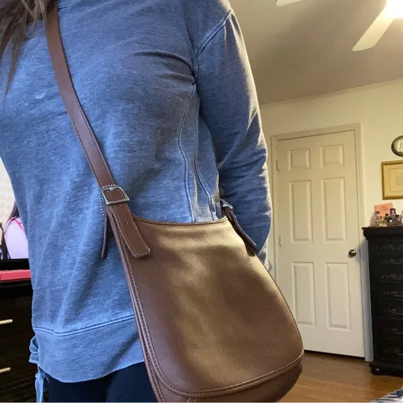 Vintage Coach crossbody bag - Picture 9 of 9